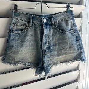 Medium wash pacsun VINTAGE HIGH RISE Jean shorts, size 23